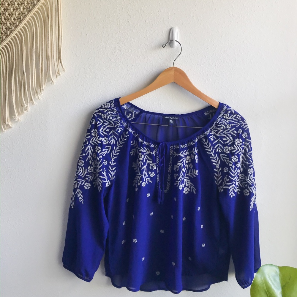 American Eagle Vibrant Floral Blouse Blue Size M